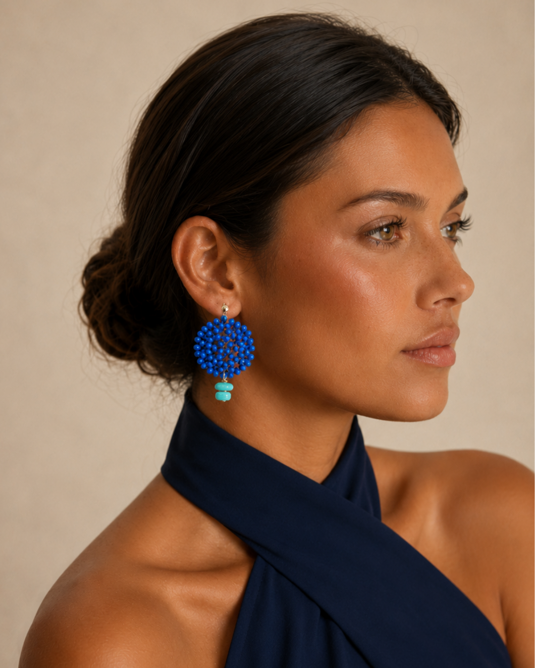 Pendientes Roma con chips de coral natural rojo y gota de resina marfil
