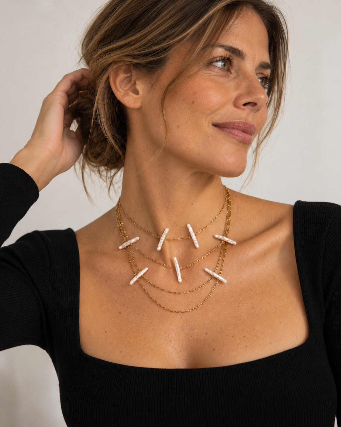 Collar Blanche puesto en modelo